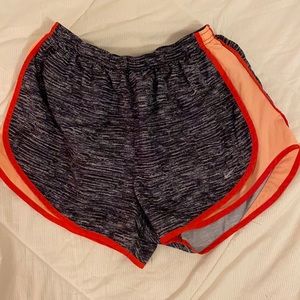 NIKE shorts size large